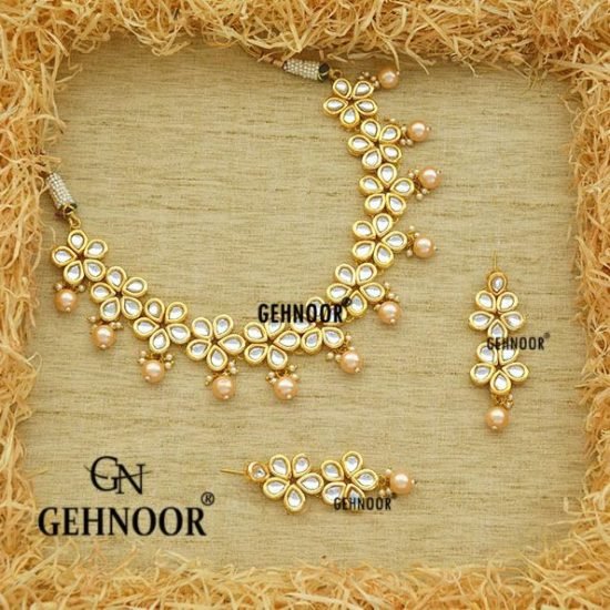 SAFIA CREAM NECKLACE