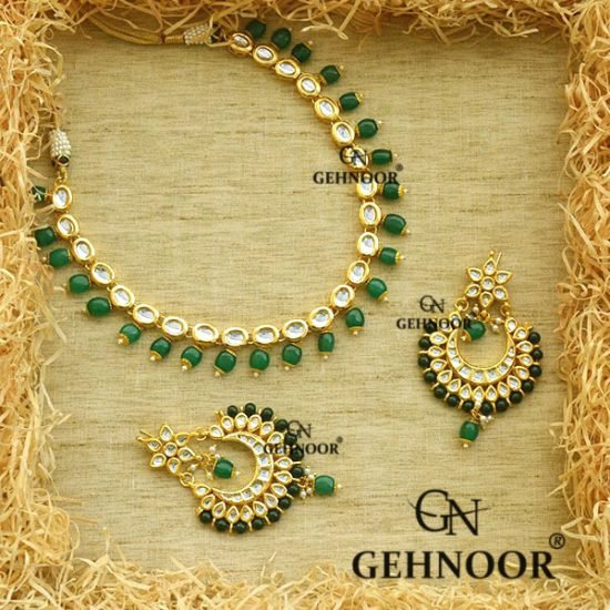 MAANIKA GREEN NECKLACE