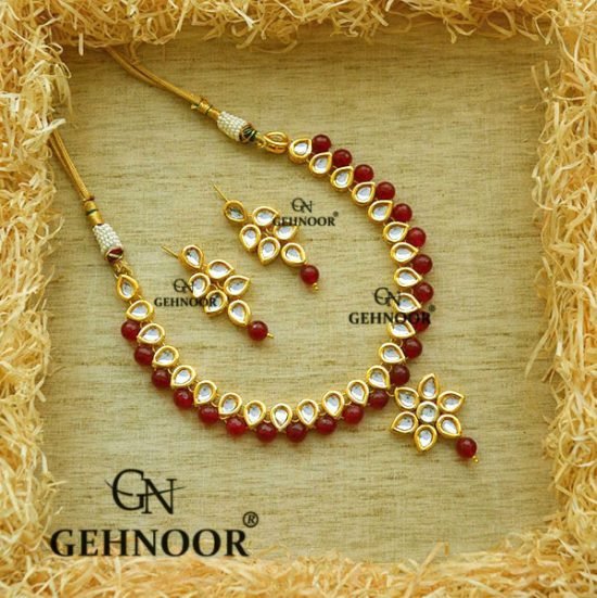 AMALA MAROON NECKLACE