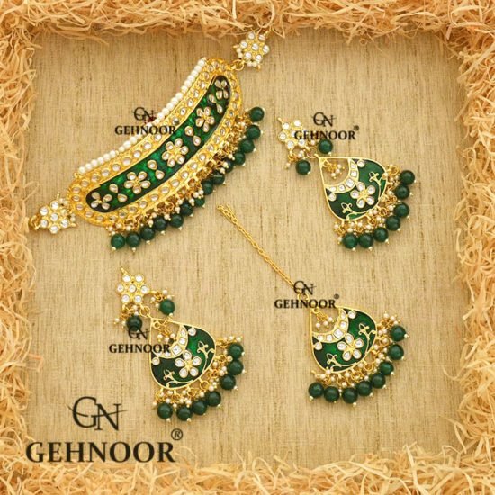NANDIKA GREEN NECKLACE