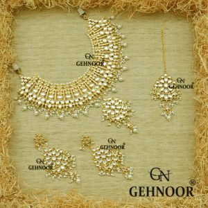 MAHIKA WHITE NECKLACE