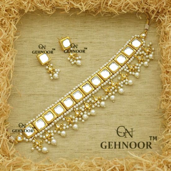 PRAMIKA WHITE NECKLACE