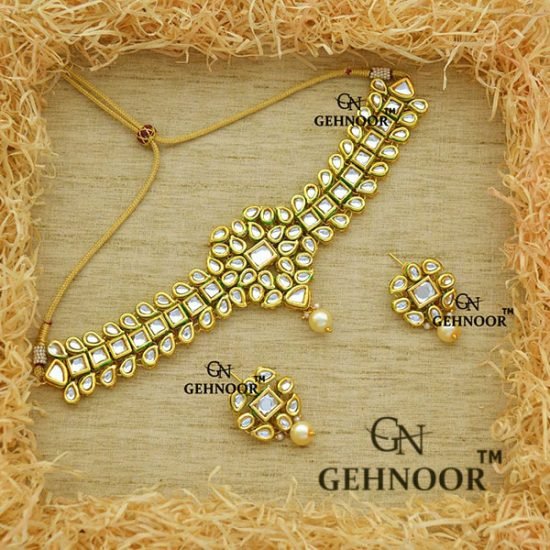 NAMITA NECKLACE