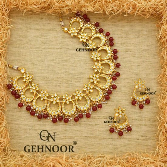 EVANI MAROON NECKLACE
