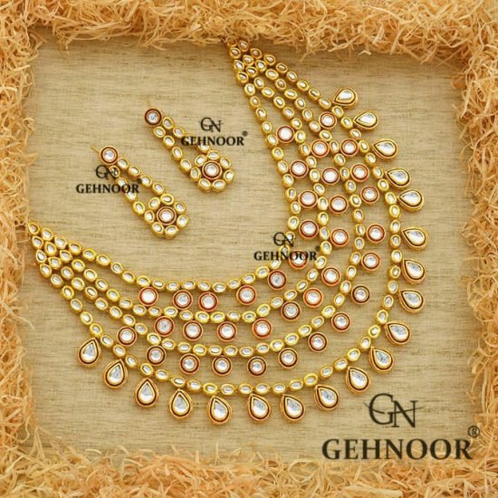 MANIKA MAROON NECKLACE
