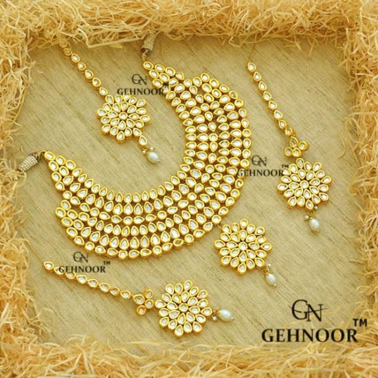 TRISHA NECKLACE
