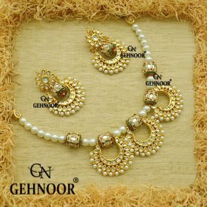 TISCA WHITE NECKLACE