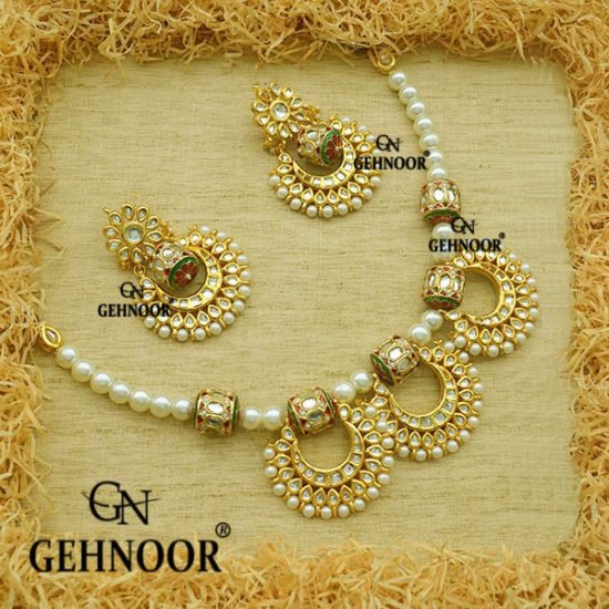 TISCA WHITE NECKLACE