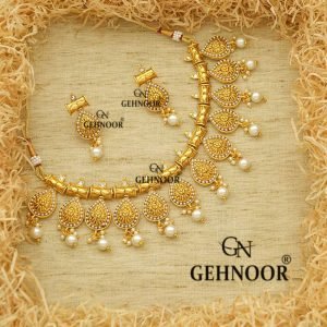 GAGANI WHITE NECKLACE