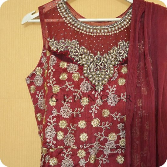 NUSRATH RED AND GOLD GOWN - Image 2