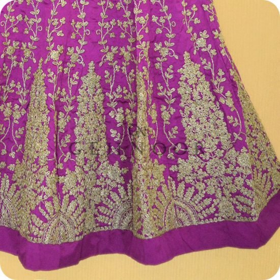 HEMANI PURPLE AND CREAM LEHENGA - Image 3