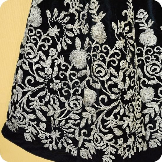 KANAHI BLACK AND GOLD LEHENGA - Image 3