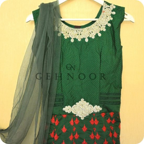 JAGTA GREEN AND RED GOWN - Image 2
