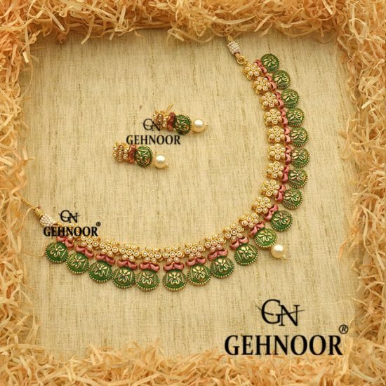 AAKRITI GREEN NECKLACE