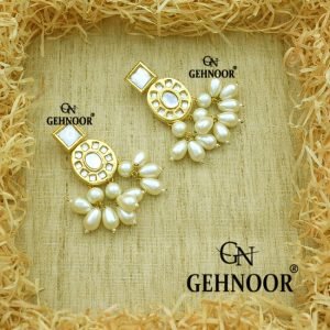 PATRA WHITE EARRINGS